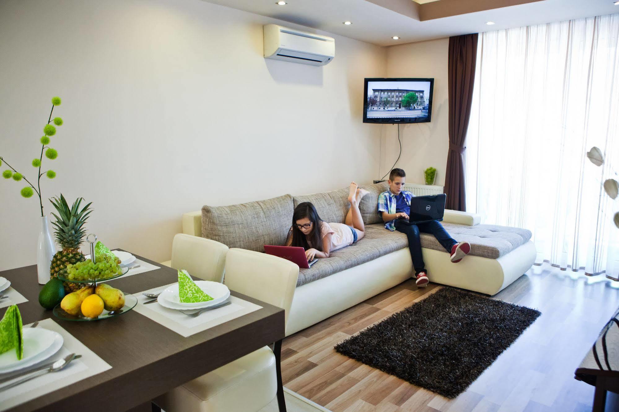 Nemeth Apartmanok Sarvar Ngoại thất bức ảnh